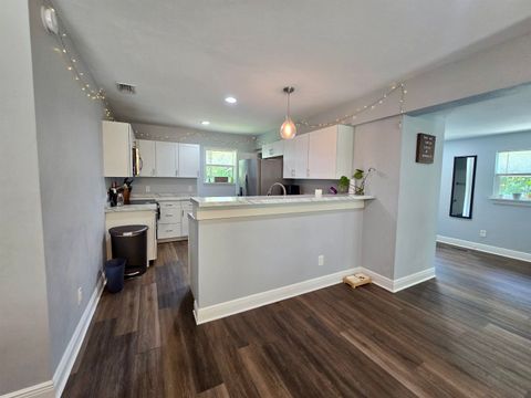 Tiny photo for 2029 HAROLD Court, Tallahassee, FL 32304 (MLS # 398064)