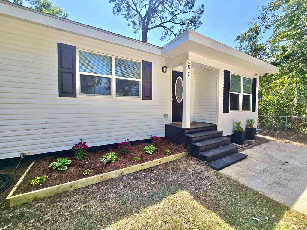 Photo of 2029 HAROLD Court, Tallahassee, FL 32304 (MLS # 398064)