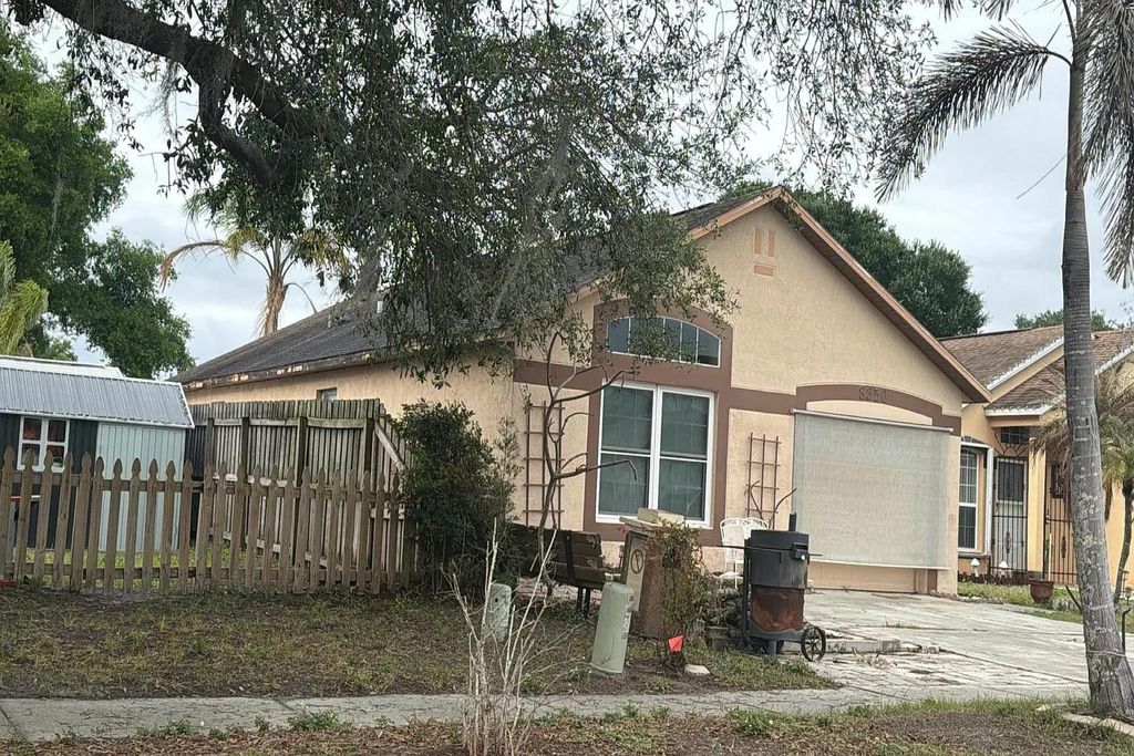 Photo of 8350 Golden Chickasaw Circle, Other Florida, FL 32825 (MLS # 399118)