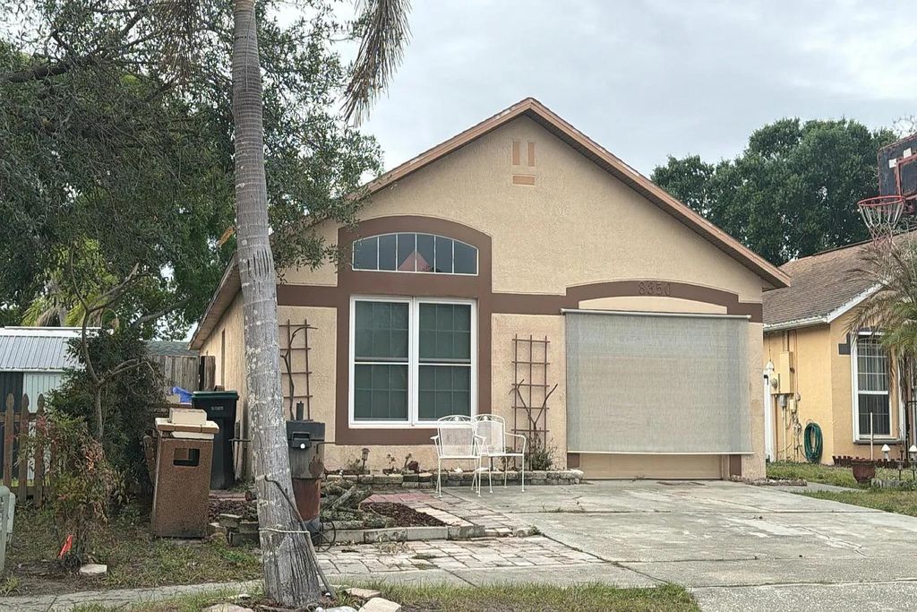 Photo of 8350 Golden Chickasaw Circle, Other Florida, FL 32825 (MLS # 399118)