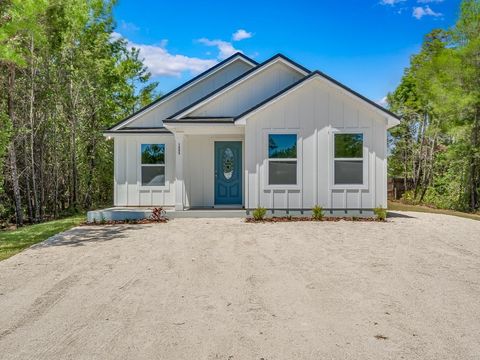 A home in Carrabelle