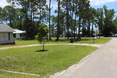 A home in Carrabelle