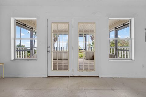 Tiny photo for 2175 HWY 98 W Highway, Carrabelle, FL 32322 (MLS # 401816)