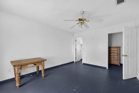 Tiny photo for 2175 HWY 98 W Highway, Carrabelle, FL 32322 (MLS # 401816)