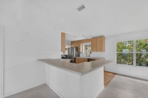 Tiny photo for 2175 HWY 98 W Highway, Carrabelle, FL 32322 (MLS # 401816)