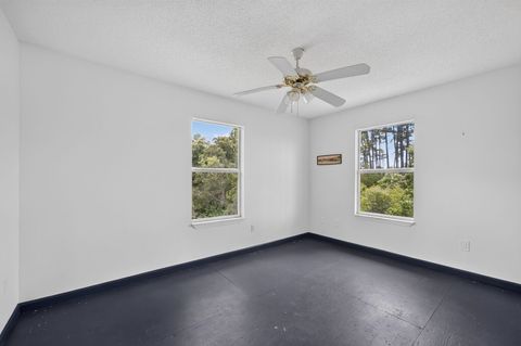 Tiny photo for 2175 HWY 98 W Highway, Carrabelle, FL 32322 (MLS # 401816)