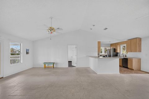 Tiny photo for 2175 HWY 98 W Highway, Carrabelle, FL 32322 (MLS # 401816)