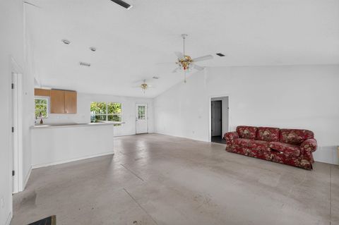 Tiny photo for 2175 HWY 98 W Highway, Carrabelle, FL 32322 (MLS # 401816)