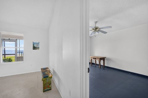 Tiny photo for 2175 HWY 98 W Highway, Carrabelle, FL 32322 (MLS # 401816)