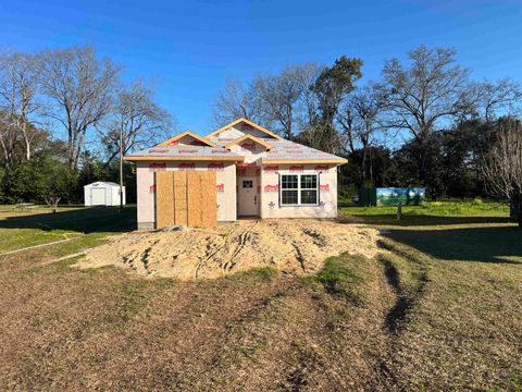 1614 M L King JR Boulevard Quincy FL 32351