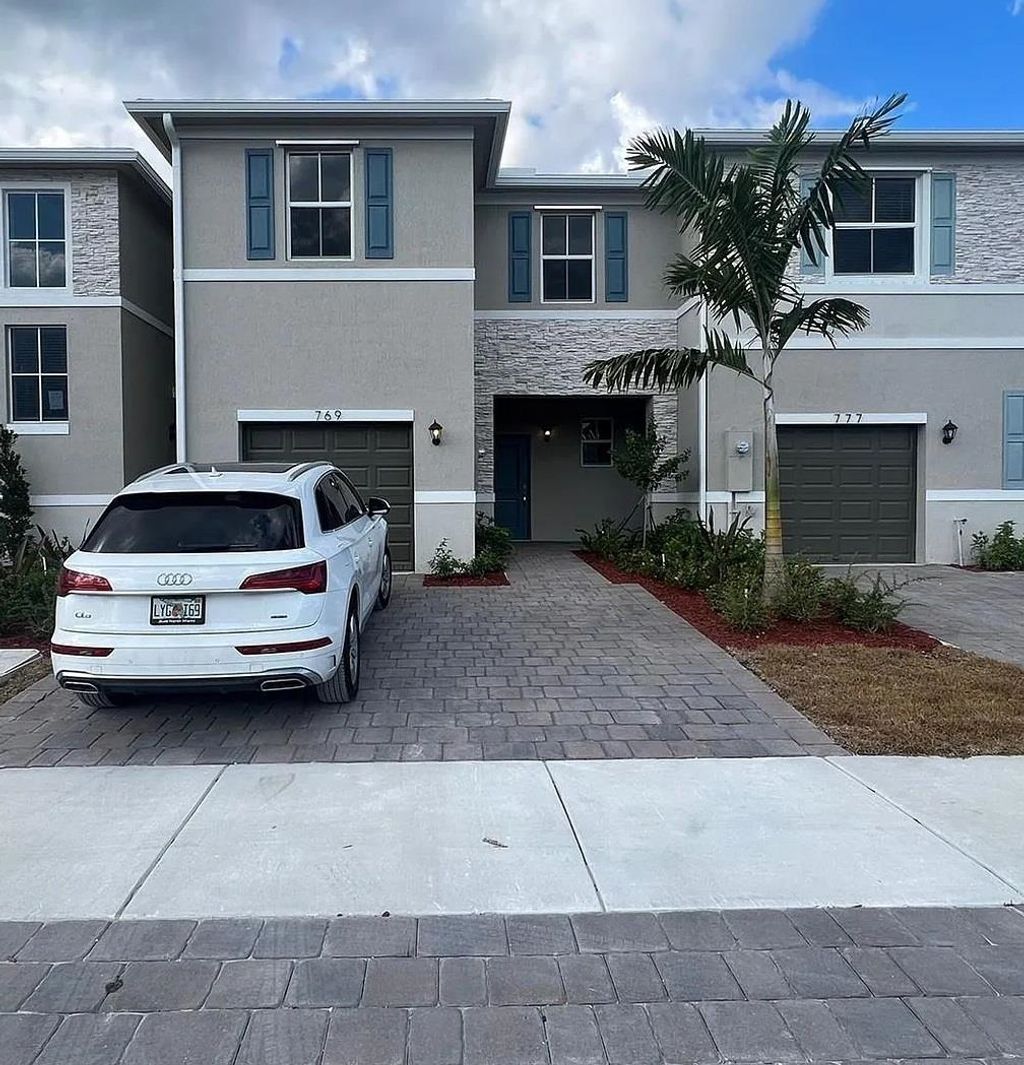 Photo of 769 SE 17th Court, Other Florida, FL 33034 (MLS # 397525)