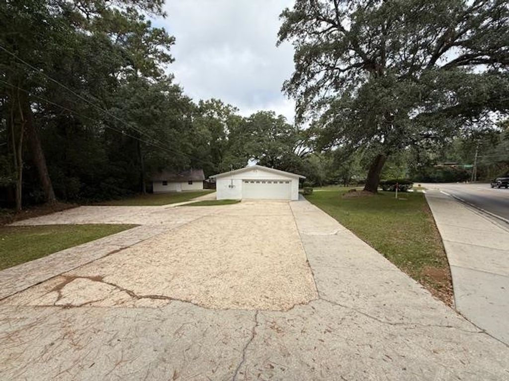 Photo of 1601 Salmon Dr, Tallahassee, FL 32303 (MLS # 384263)