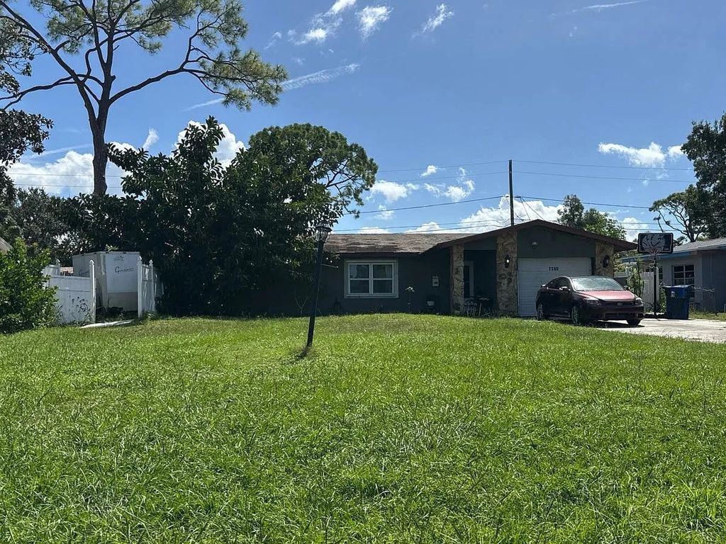 Photo of 2390 Granada Cir W Cir, Other Florida, FL 33712 (MLS # 392478)