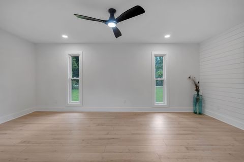 Tiny photo for 422 Waverly Road, Tallahassee, FL 32312 (MLS # 401144)