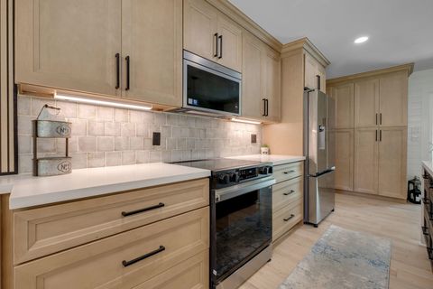 Tiny photo for 422 Waverly Road, Tallahassee, FL 32312 (MLS # 401144)