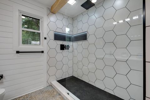 Tiny photo for 422 Waverly Road, Tallahassee, FL 32312 (MLS # 401144)