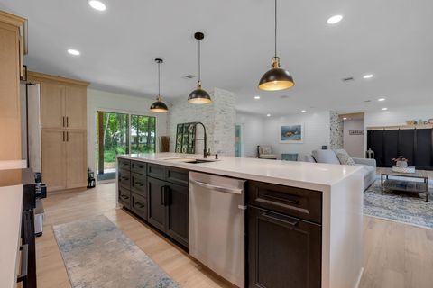 Tiny photo for 422 Waverly Road, Tallahassee, FL 32312 (MLS # 401144)
