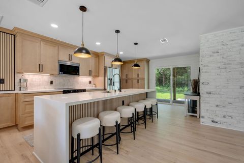 Tiny photo for 422 Waverly Road, Tallahassee, FL 32312 (MLS # 401144)
