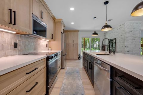 Tiny photo for 422 Waverly Road, Tallahassee, FL 32312 (MLS # 401144)