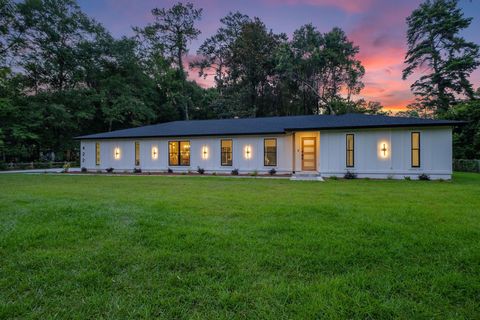 Tiny photo for 422 Waverly Road, Tallahassee, FL 32312 (MLS # 401144)