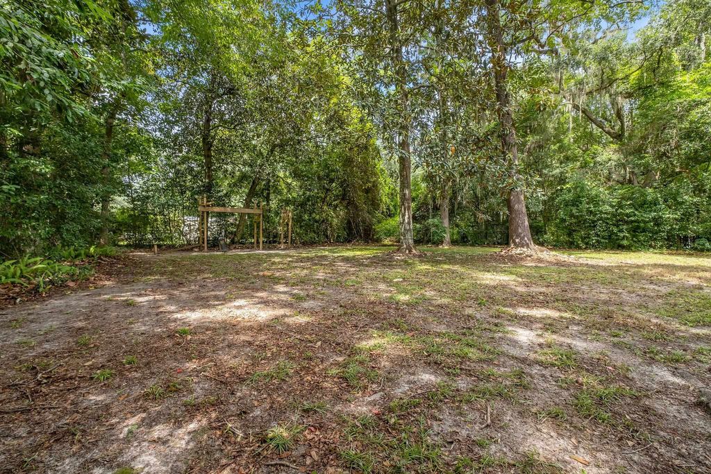 Photo of 212 Meridianna Drive, Tallahassee, FL 32312 (MLS # 389887)