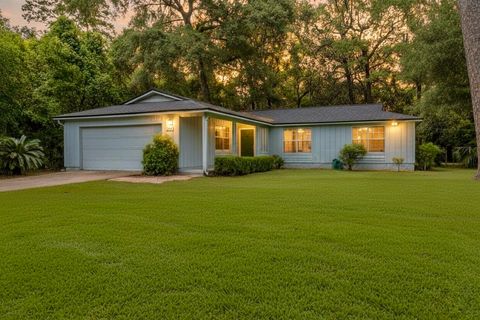 Photo of 212 Meridianna Drive, Tallahassee, FL 32312 (MLS # 389887)