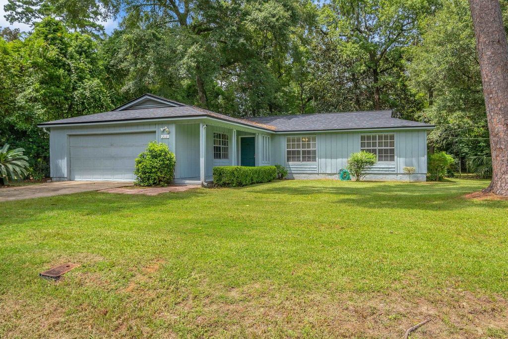 Photo of 212 Meridianna Drive, Tallahassee, FL 32312 (MLS # 389887)