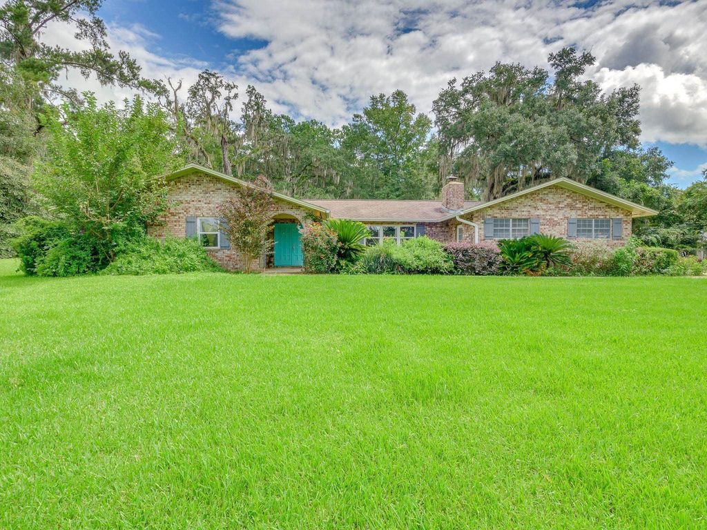 Photo of 1937 Sageway Drive, Tallahassee, FL 32303 (MLS # 393656)