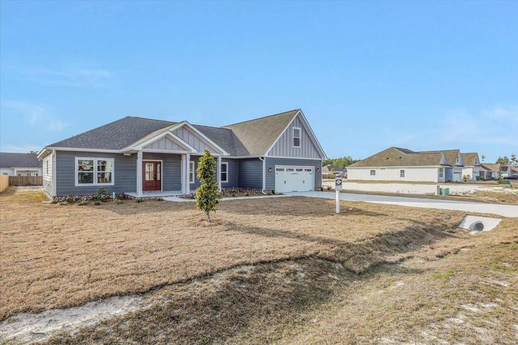 Photo of 37 Windsor Way, Crawfordville, FL 32327 (MLS # 398369)