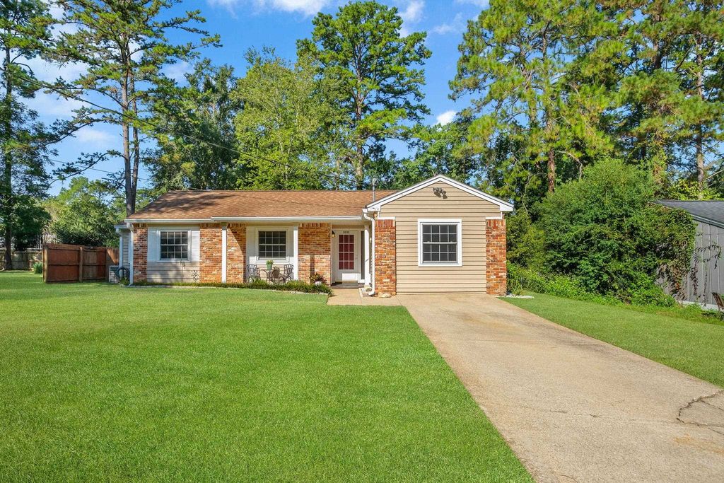 Photo of 3232 ARBOR HILL Way, Tallahassee, FL 32309 (MLS # 391283)