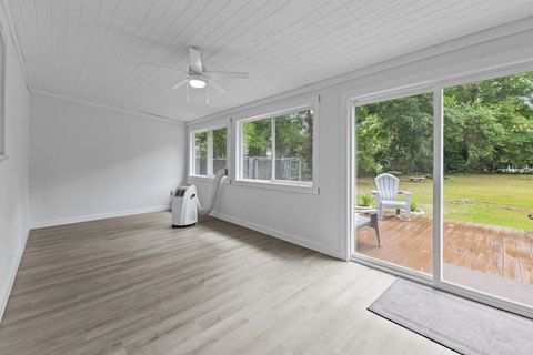 Tiny photo for 24133 Lanier Street, Tallahassee, FL 32310 (MLS # 393862)