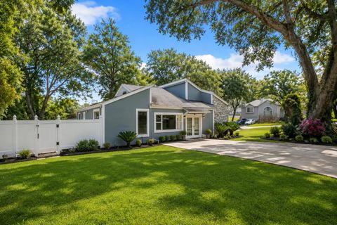 Photo of 1913 BUCKWOOD Drive, Tallahassee, FL 32317 (MLS # 402005)