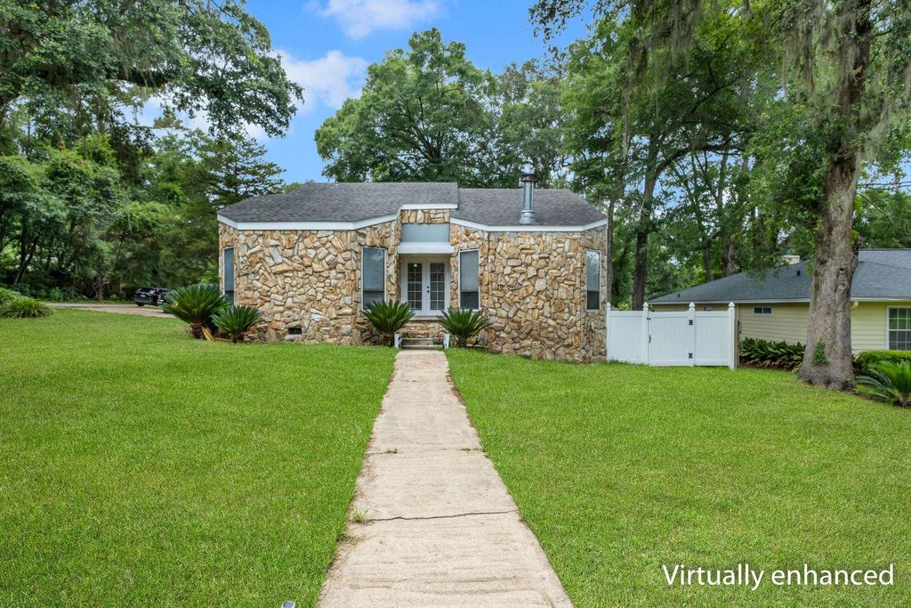 Photo of 1913 BUCKWOOD Drive, Tallahassee, FL 32317 (MLS # 402005)