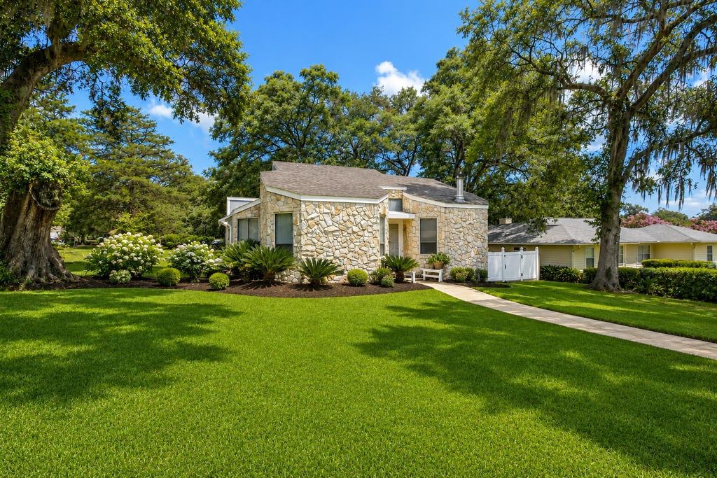 Photo of 1913 BUCKWOOD Drive, Tallahassee, FL 32317 (MLS # 402005)