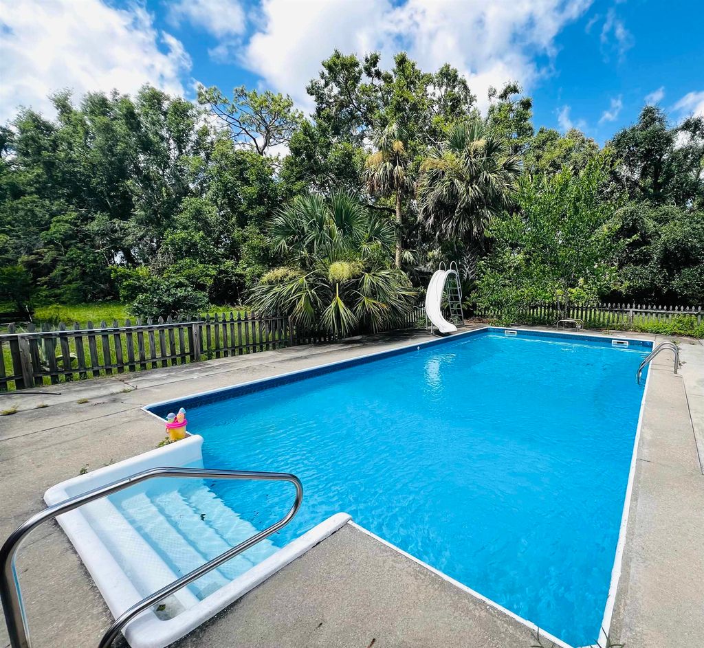 Photo of 139 Center Street, Perry, FL 32348 (MLS # 396592)