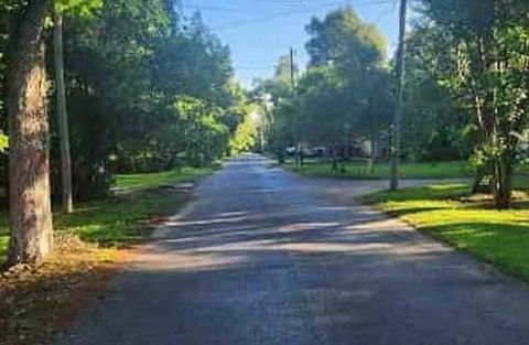 Tiny photo for 5363 Florida Street, Graceville, FL 32440 (MLS # 401904)