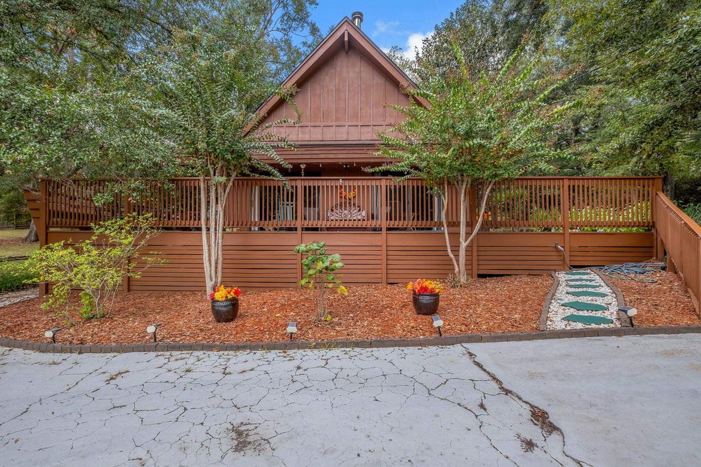 Photo of 2503 Dundee Drive, Tallahassee, FL 32308 (MLS # 392725)