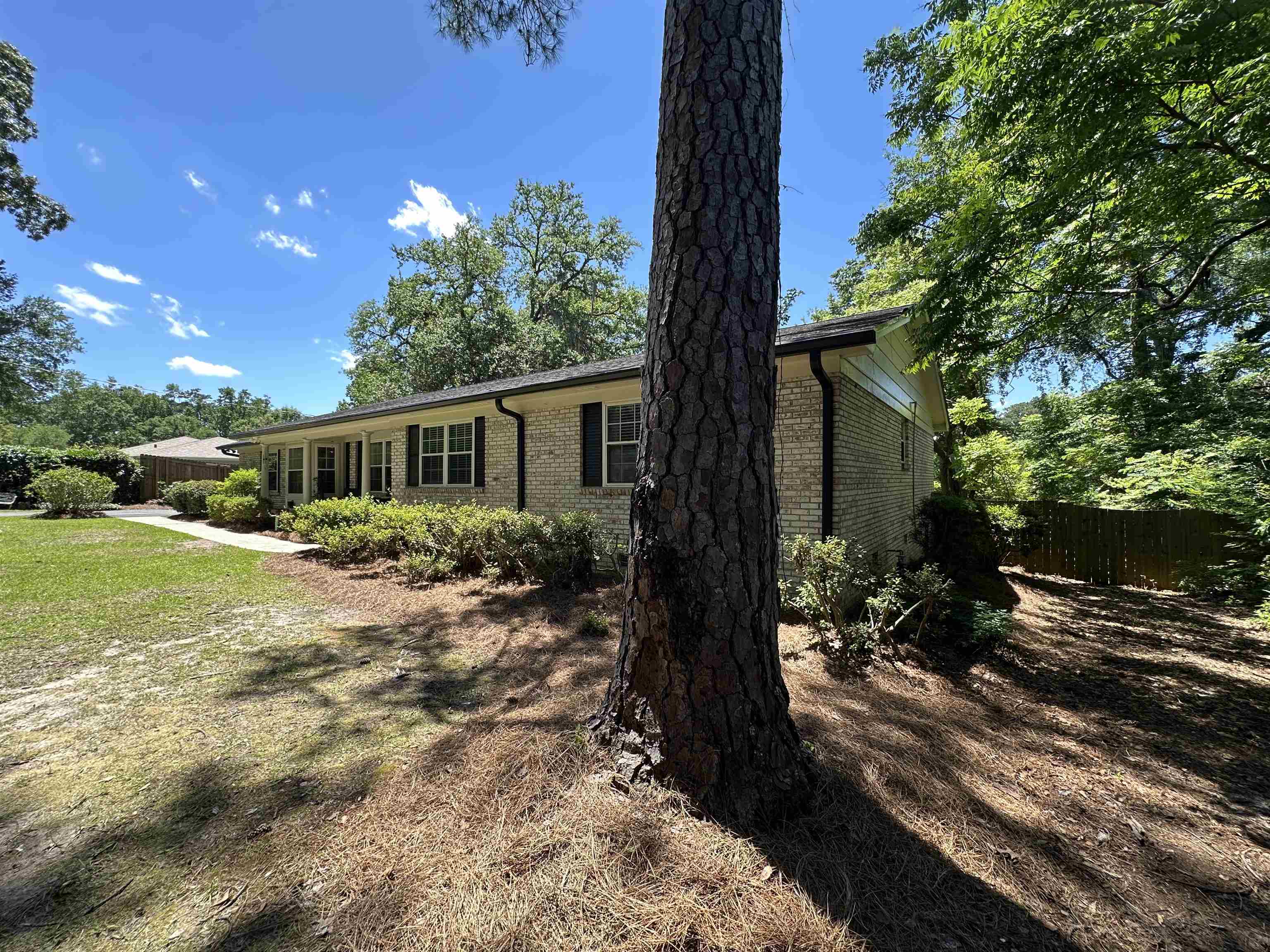 3246 Robinhood Road