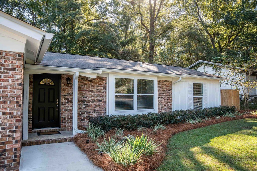 Photo of 3201 Nautilus Circle, Tallahassee, FL 32312 (MLS # 392598)