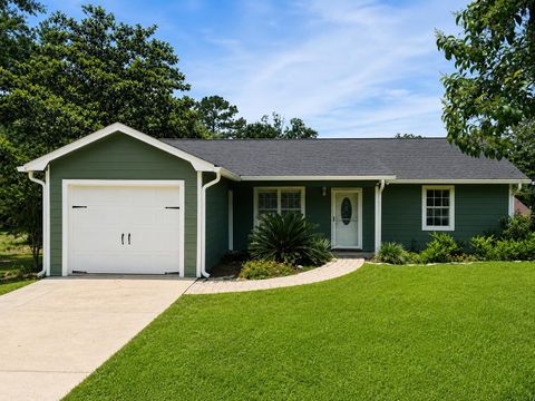 Photo of 158 DAWN LAUREN Lane, Tallahassee, FL 32301 (MLS # 400396)
