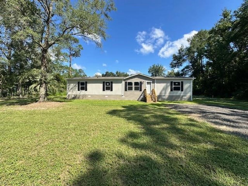 Photo of 86 Estelle Drive, Crawfordville, FL 32327 (MLS # 393429)