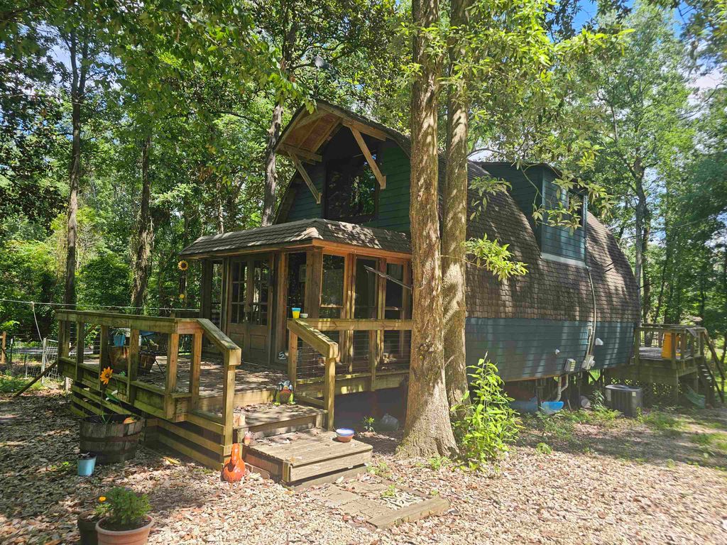 Photo of 521 CONRAD HILLS Road, Havana, FL 32333 (MLS # 400727)
