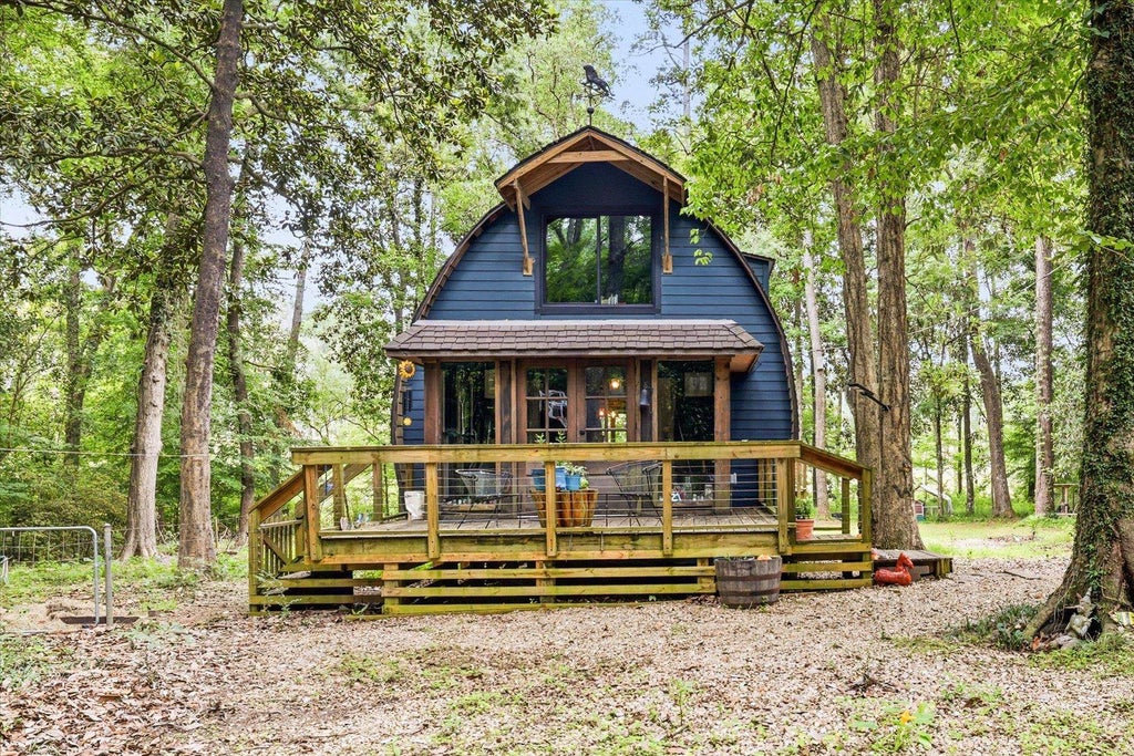 Photo of 521 CONRAD HILLS Road, Havana, FL 32333 (MLS # 400727)