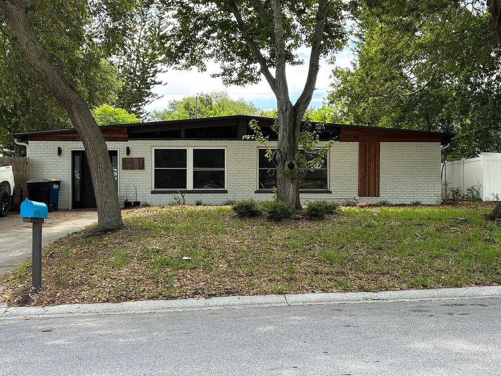 Photo of 1511 Ridge Avenue, Other Florida, FL 33755 (MLS # 403002)