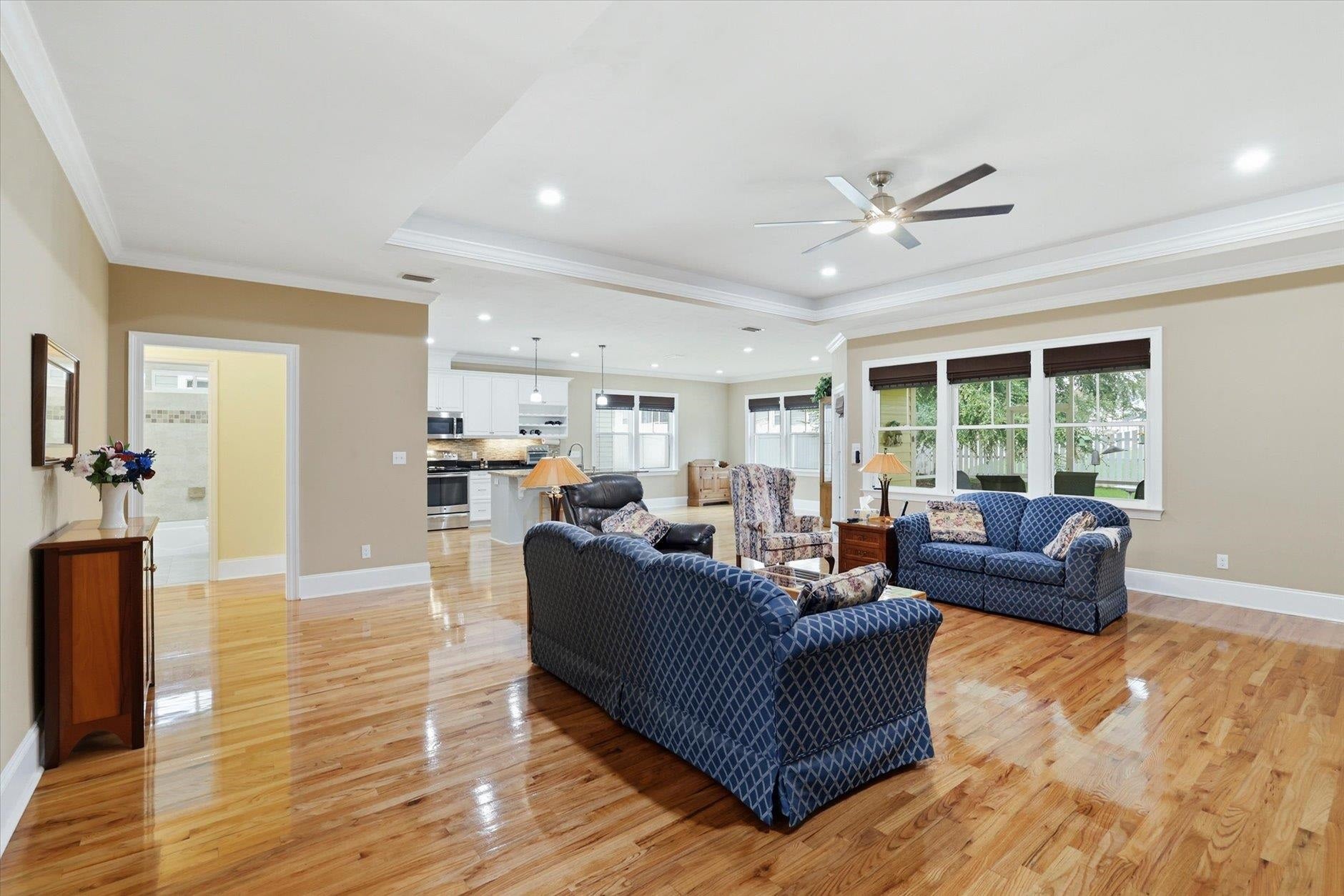 2512 Goldenrod Way