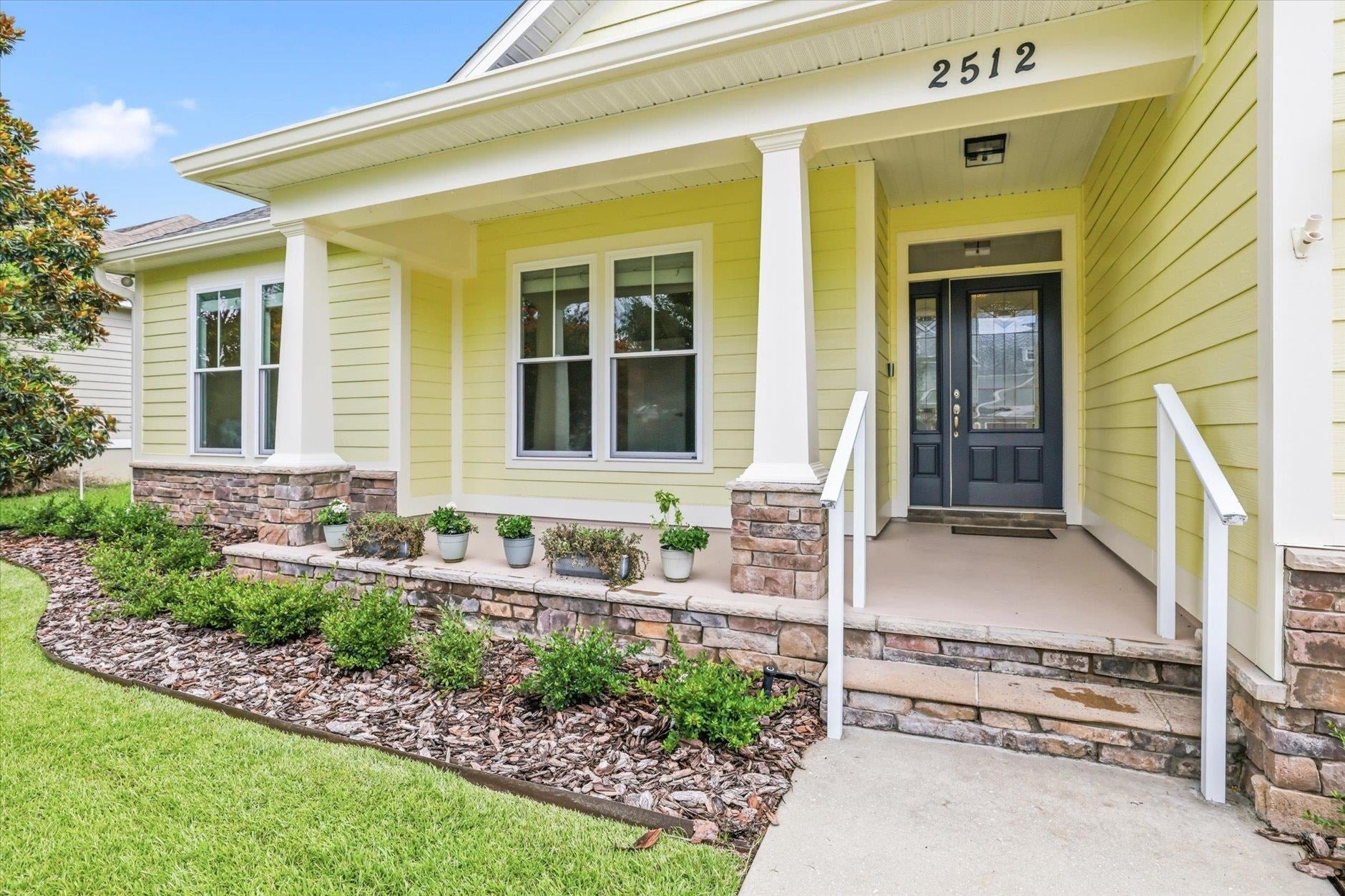 2512 Goldenrod Way