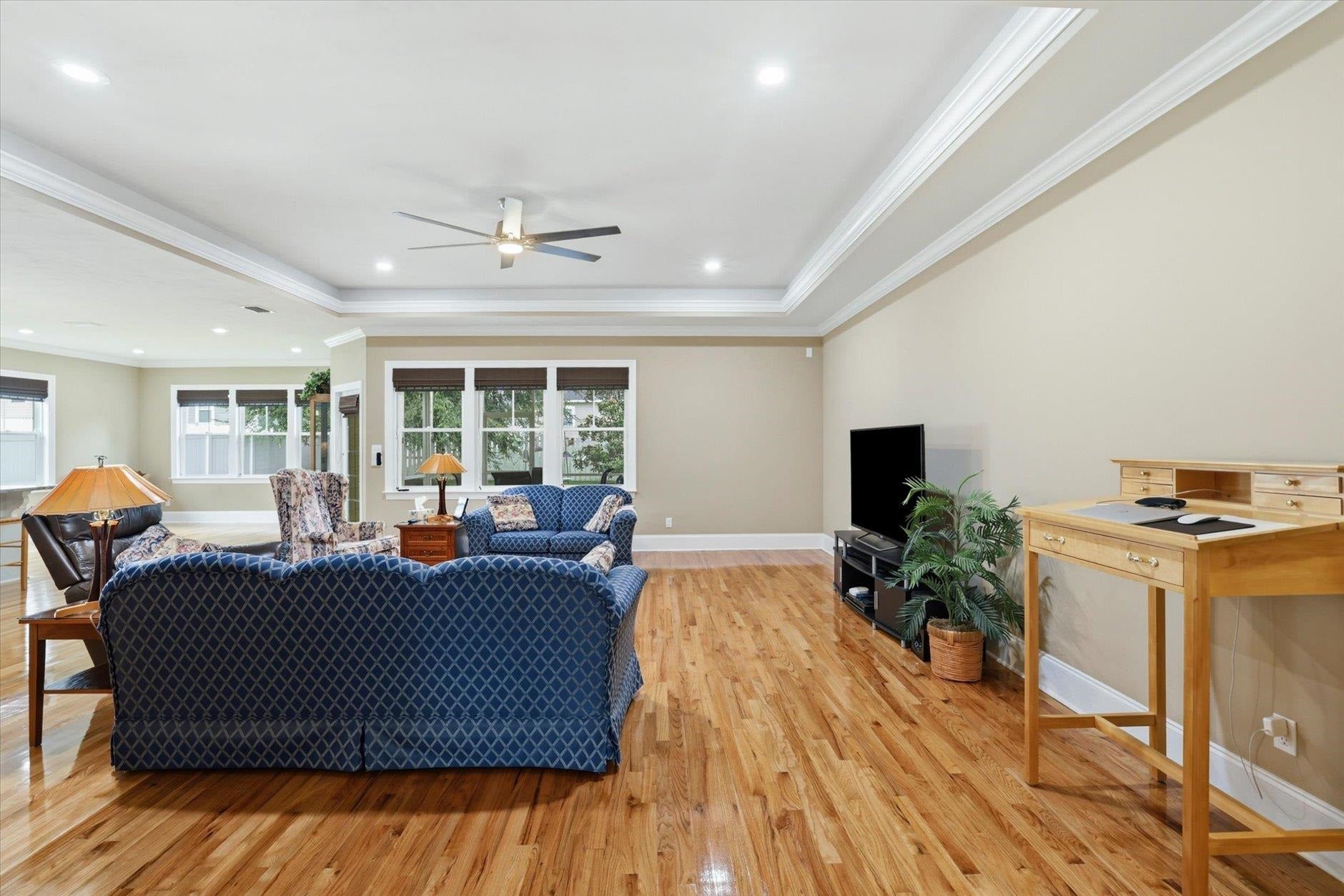 2512 Goldenrod Way