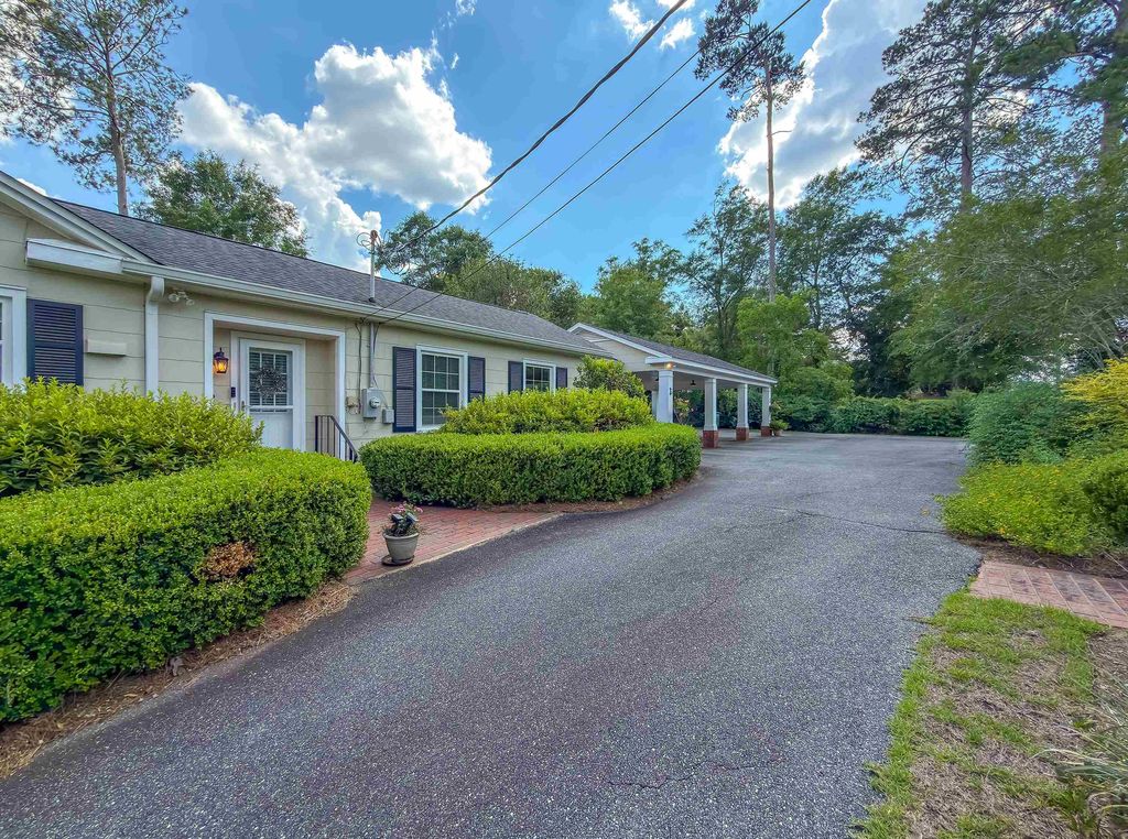 Photo of 716 N 9TH Street, Quincy, FL 32351 (MLS # 400170)