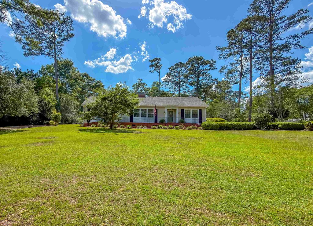Photo of 716 N 9TH Street, Quincy, FL 32351 (MLS # 400170)