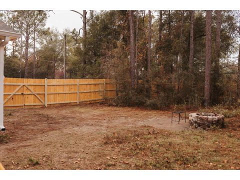 Tiny photo for 5 MIDWAY Court, Crawfordville, FL 32327 (MLS # 394438)